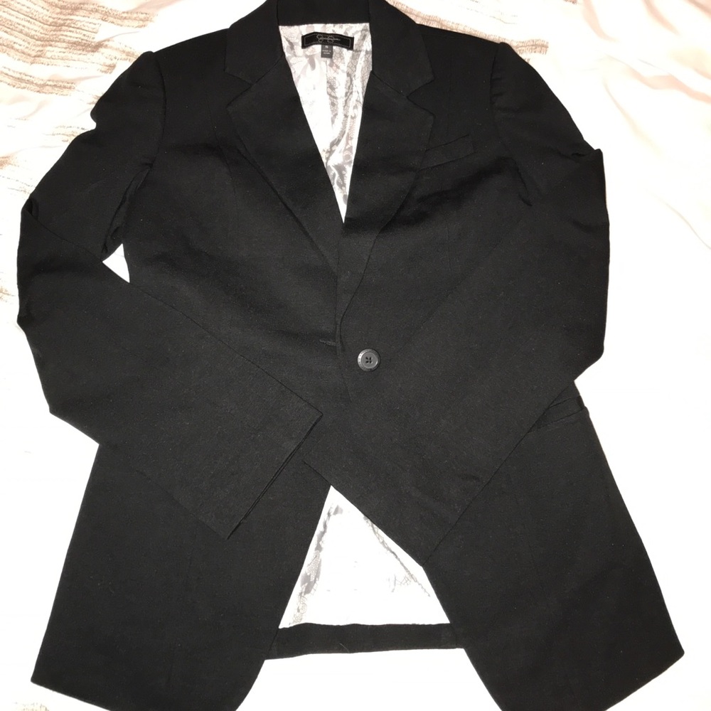 Jessica Simpson - Black Blazer